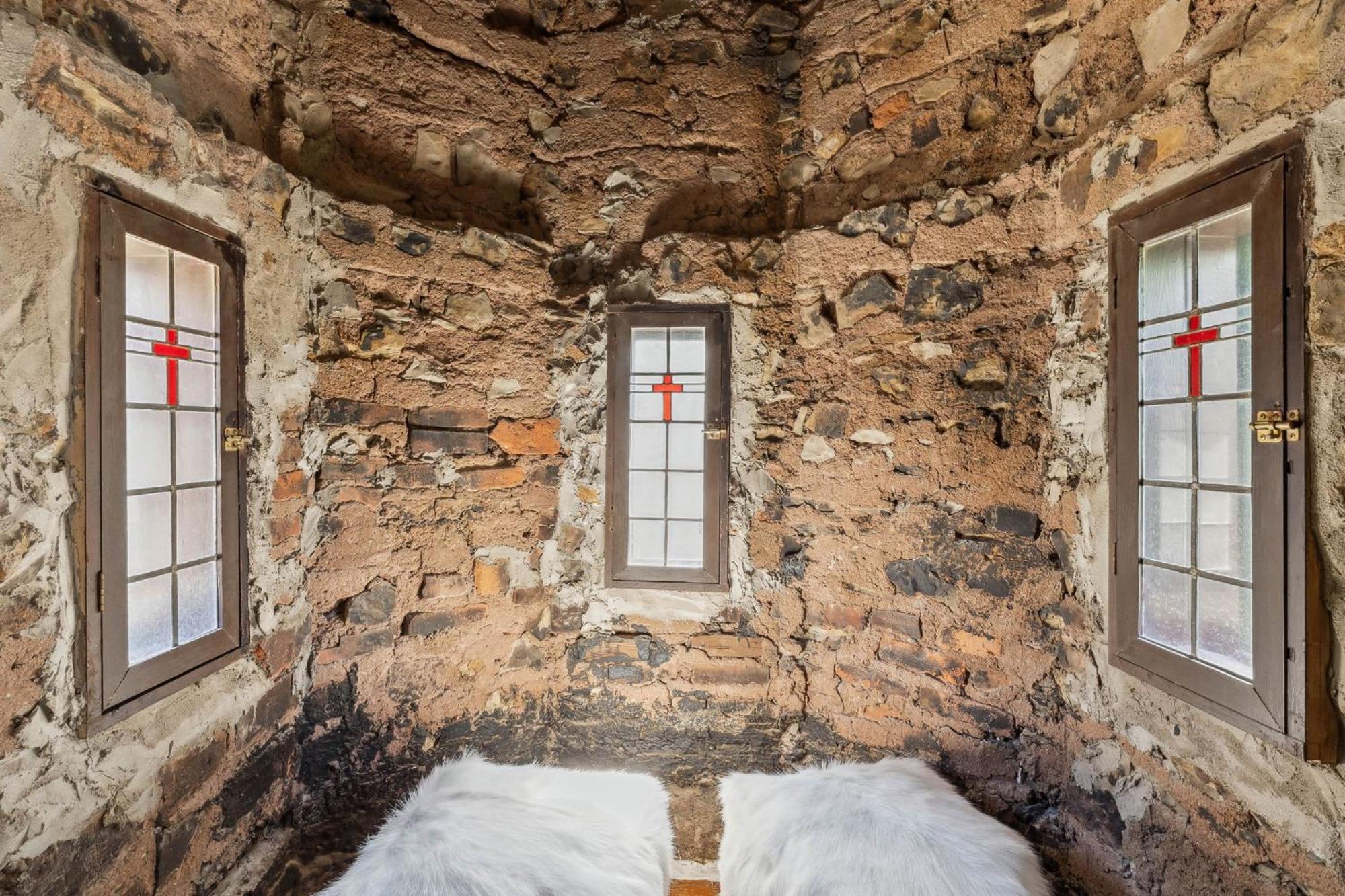 Enchanted Castle - Your Royal Getaway Awaits Клівленд Екстер'єр фото